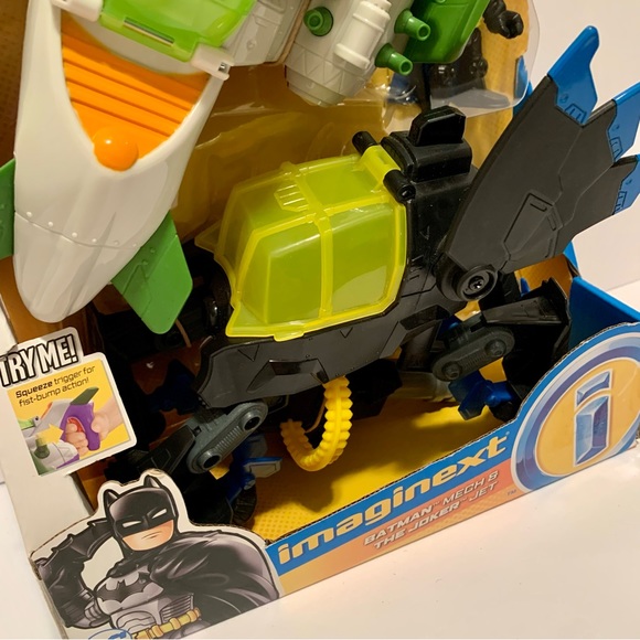 Imaginext Batman Mech & the Joker Jet - Picture 7 of 13